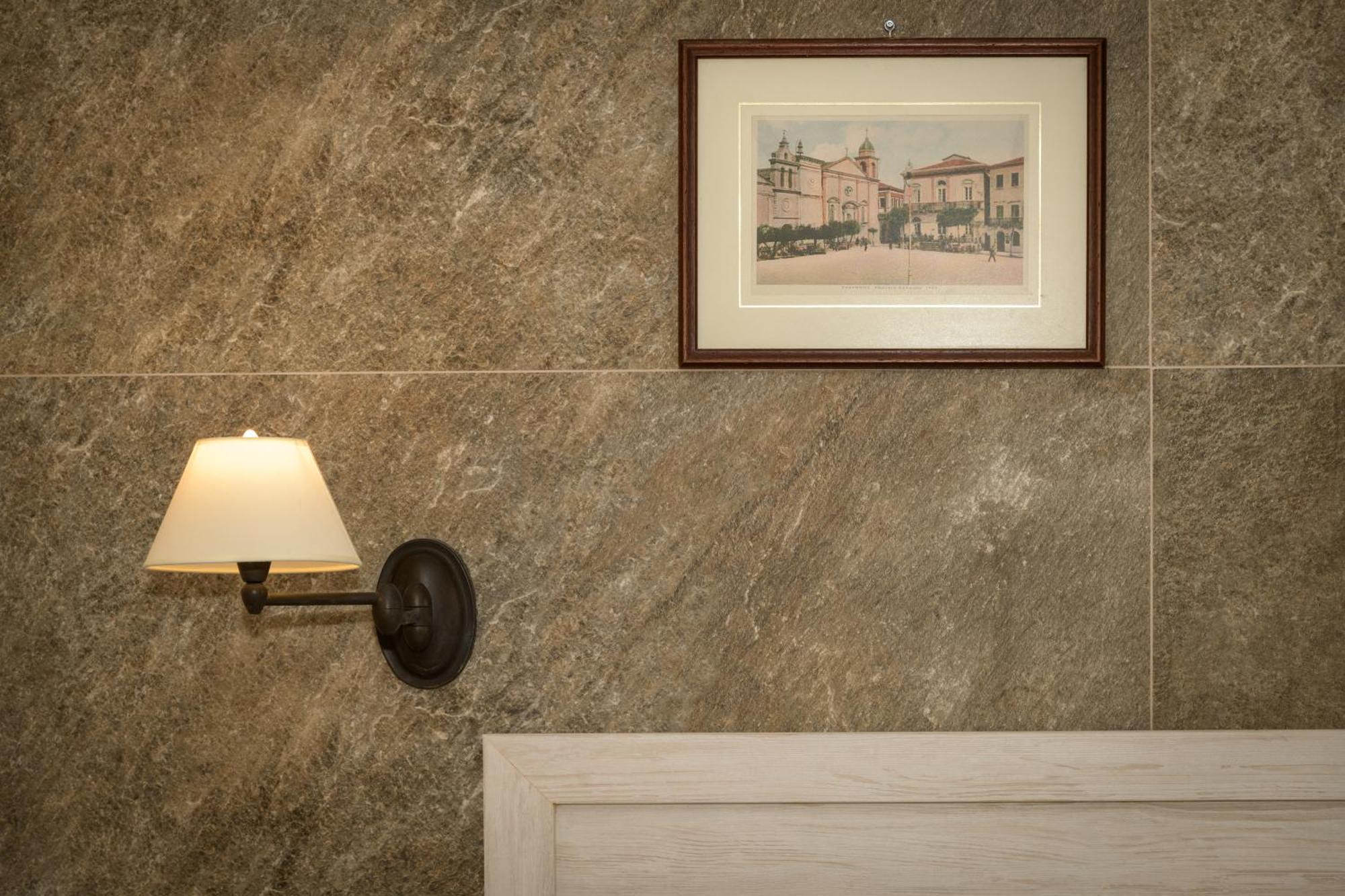 Harmony Hotel Keri エクステリア 写真